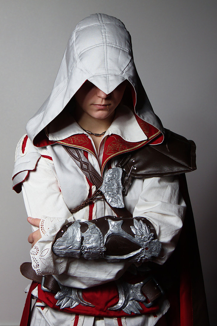 Ezio Auditore (Assassin's Creed) #cosplay | We Know How To ...