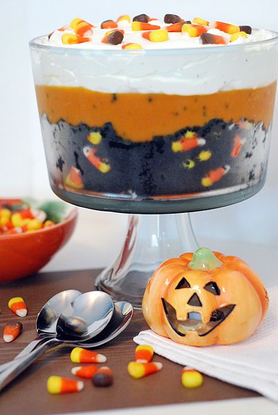 Black Velvet Halloween Trifle! {crumbled chocolate cake, butterscotch pudding an