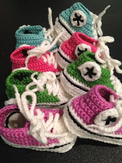 Crochet baby converse shoes