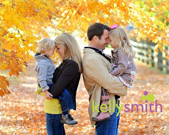 Family Picture Poses & Ideas