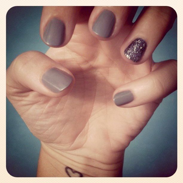 Gray Glitter Nails- for the Fall!