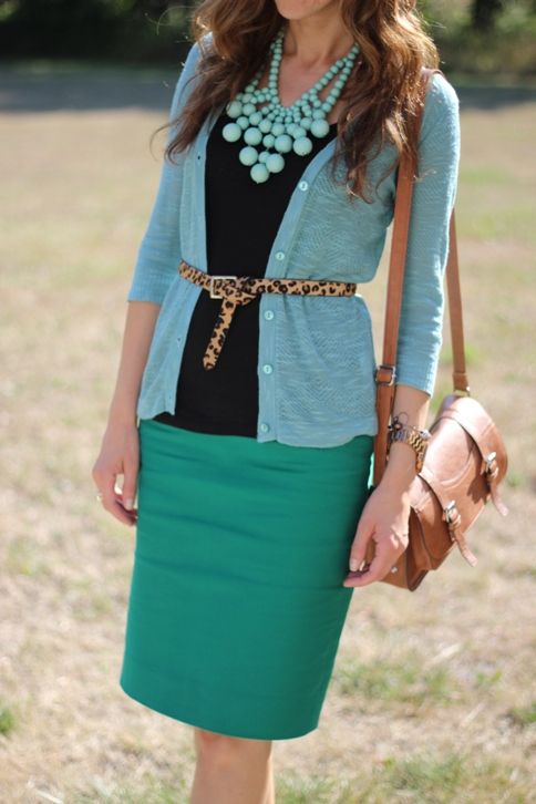 Green pencil skirt! Super-cute, put-together outfit.