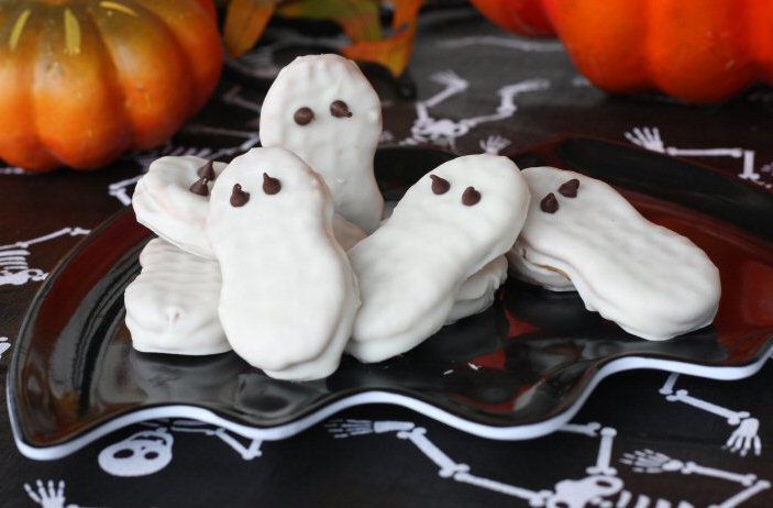 Halloween treats – Nutter Butter Ghosts