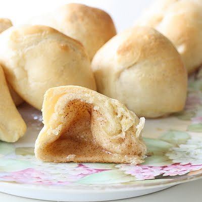 Hocus Pocus buns – Marshmallows dipped in melted butter, then cinnamon sugar, wr