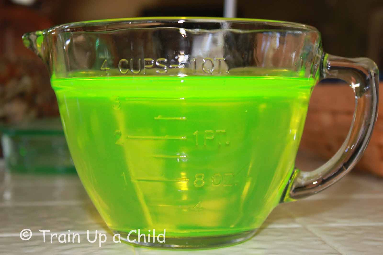How to make Glow Water- then make glow in the dark ice cubes, water balloons, et