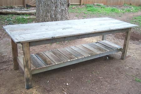 I want this table!!!!….TWO dollars to make.farmhouse table (from pallets)