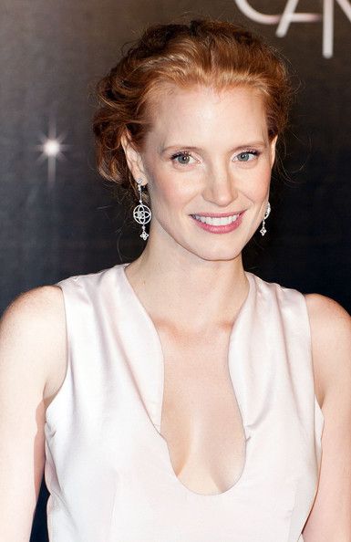 Jessica Chastain Bobby Pinned updo