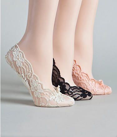 Love that they are cushioned! super adorable in lace! Look easy to fit in a purs