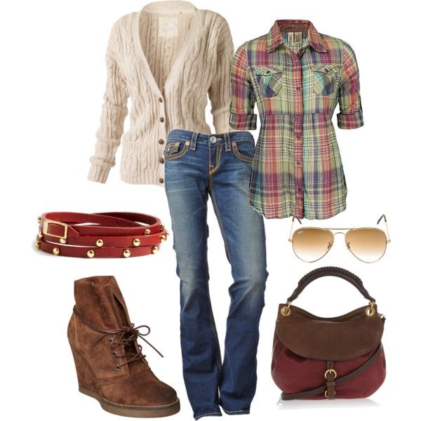 Super comfy weekend outfit for fall. I just love plaid.