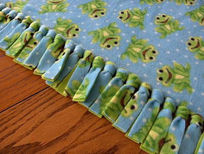 The BEST method for fleece tie blankets. I've made dozens and love the way t