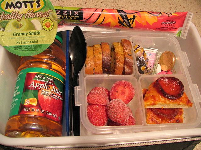 This mom gets mom of the year for her lunches. Lot's of good ideas that I ne