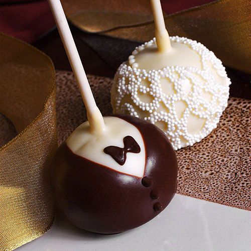Wedding Cake Pops. Great dessert ideas for my catering services on Bridal Market