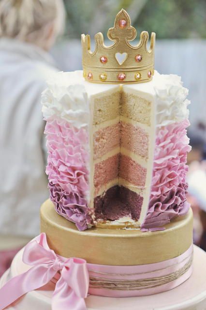 What a gorgeous ombre princess cake!