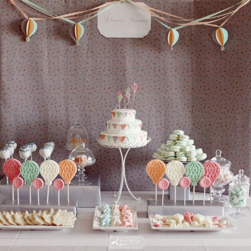 baby shower theme: hot air baloons