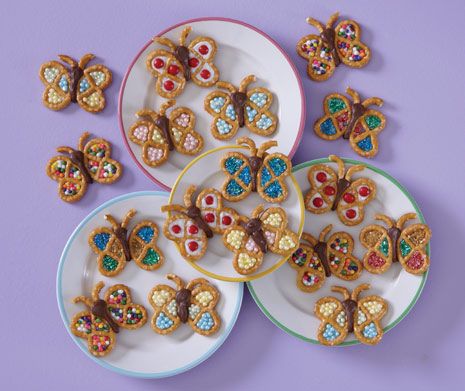 butterfly snacks made with pretzels!