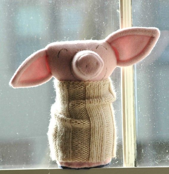 felt pig in sweater – so cute!