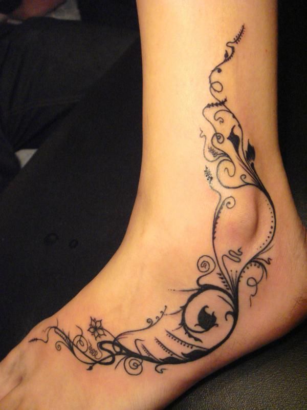 30 Lovely Ankle Tattoos For Women - SloDive -   Foot Arasbesque Tattoos
