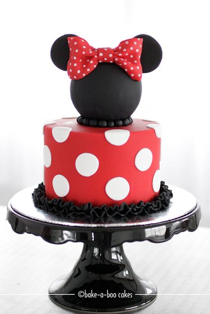 love this one!!Minni mouse themed cake by Bake-a-boo Cakes NZ, via Flickr