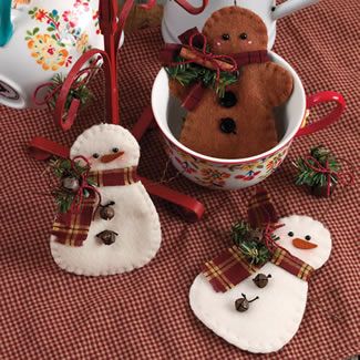 ornaments-this site also has a lot of cute patterns that can be down loaded.