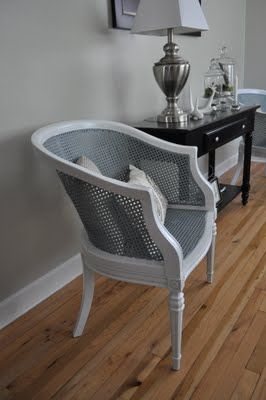 paint the cane chairs gray and white – love it!