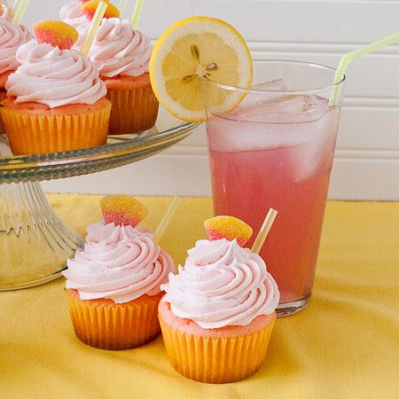 pink lemonade cupcake!