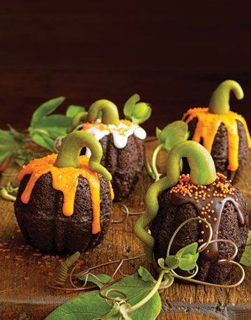 pumpkin patch mini cakes…..