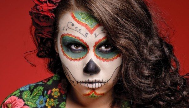 halloween makeup sugar skull women green red rose painting -   Halloween Makeup Ideas