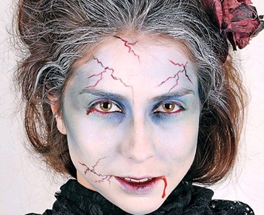 halloween makeup vampire zombie woman look veins -   Halloween Makeup Ideas