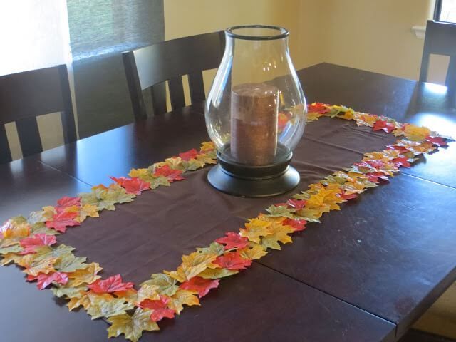 Fall Leaf table runner -   HOME DECORATIONS WITH FALL LEAVES