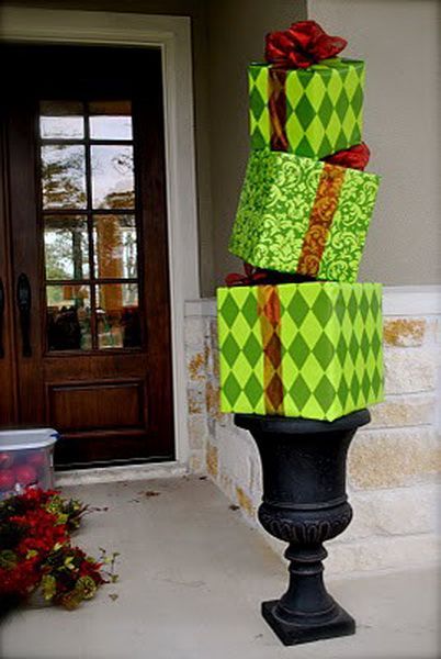 A Whole Bunch Of Christmas Porch Decorating Ideas – Gift box tree!