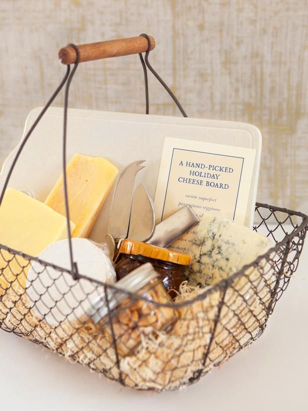 A basket of cheese, nuts and crackers is the perfect holiday food gift. A printe