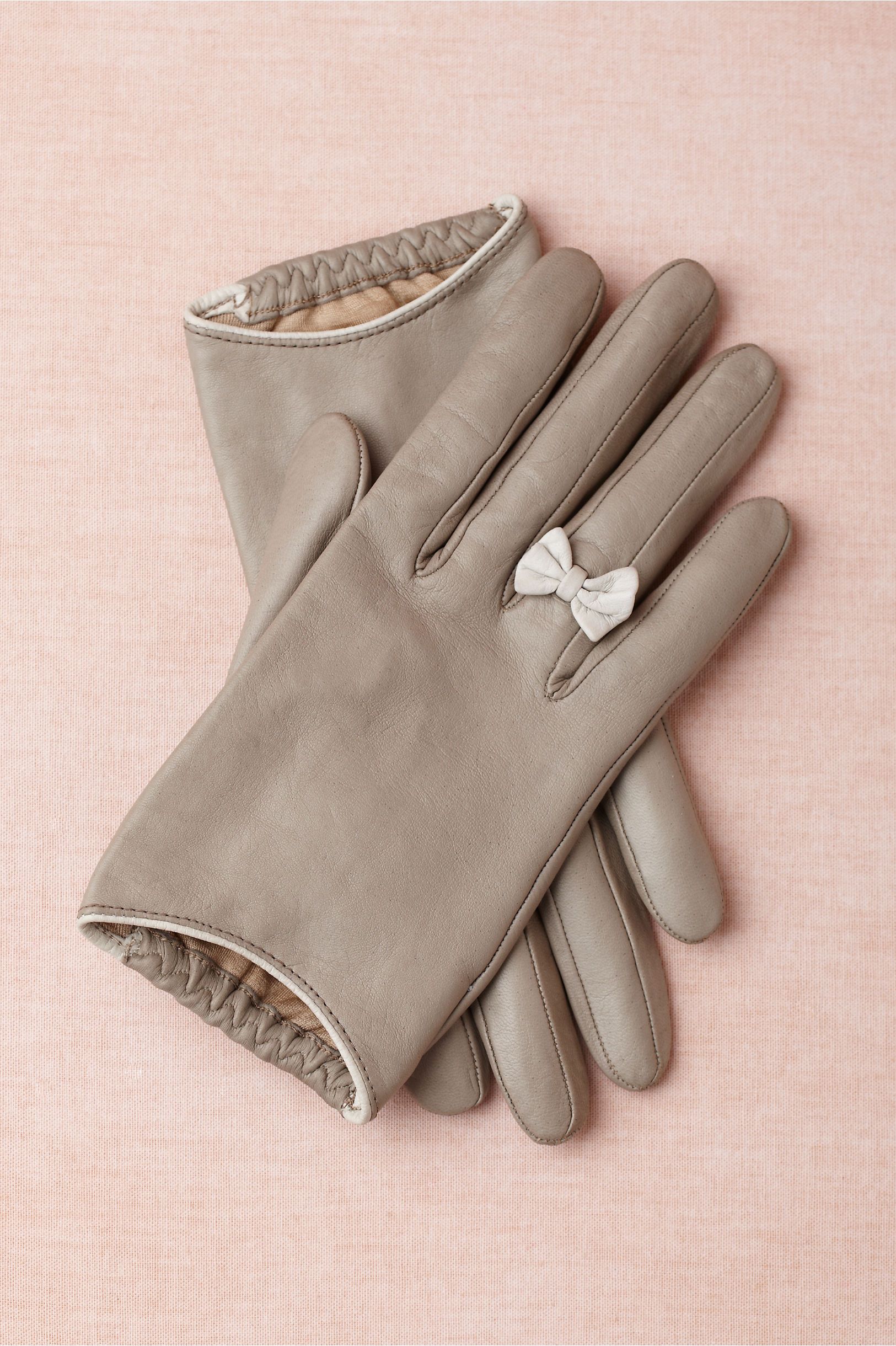 Cutest gloves I've ever seen. I want!