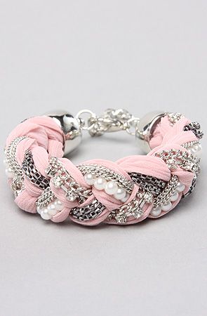 DIY braided bracelet. Sooo beautiful!