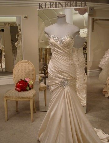 DREAM WEDDING DRESS!!!   Pnina Tornai Mermaid Wedding Dress with Sweetheart Neck