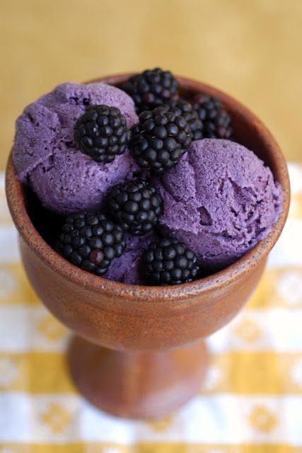 Frozen blackberry Greek yogurt