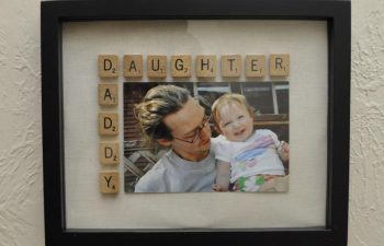 I LOVE this idea for Father's Day!!"Daddy Daughter Frame Tutorial"