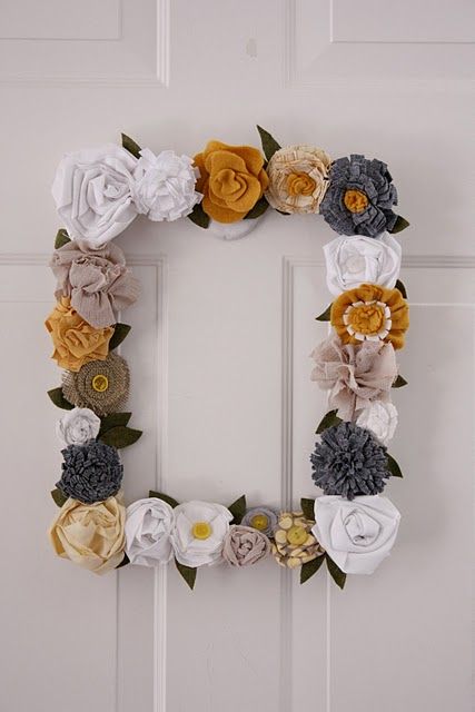 I seriously need to make a fall wreath (I seriously need a spring and winter/Chr