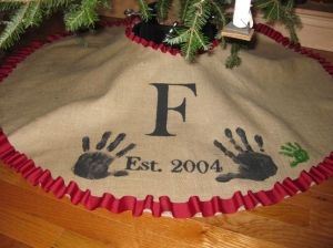 LOVE THIS!! and maybe add little ones  handprints on their first Christmas