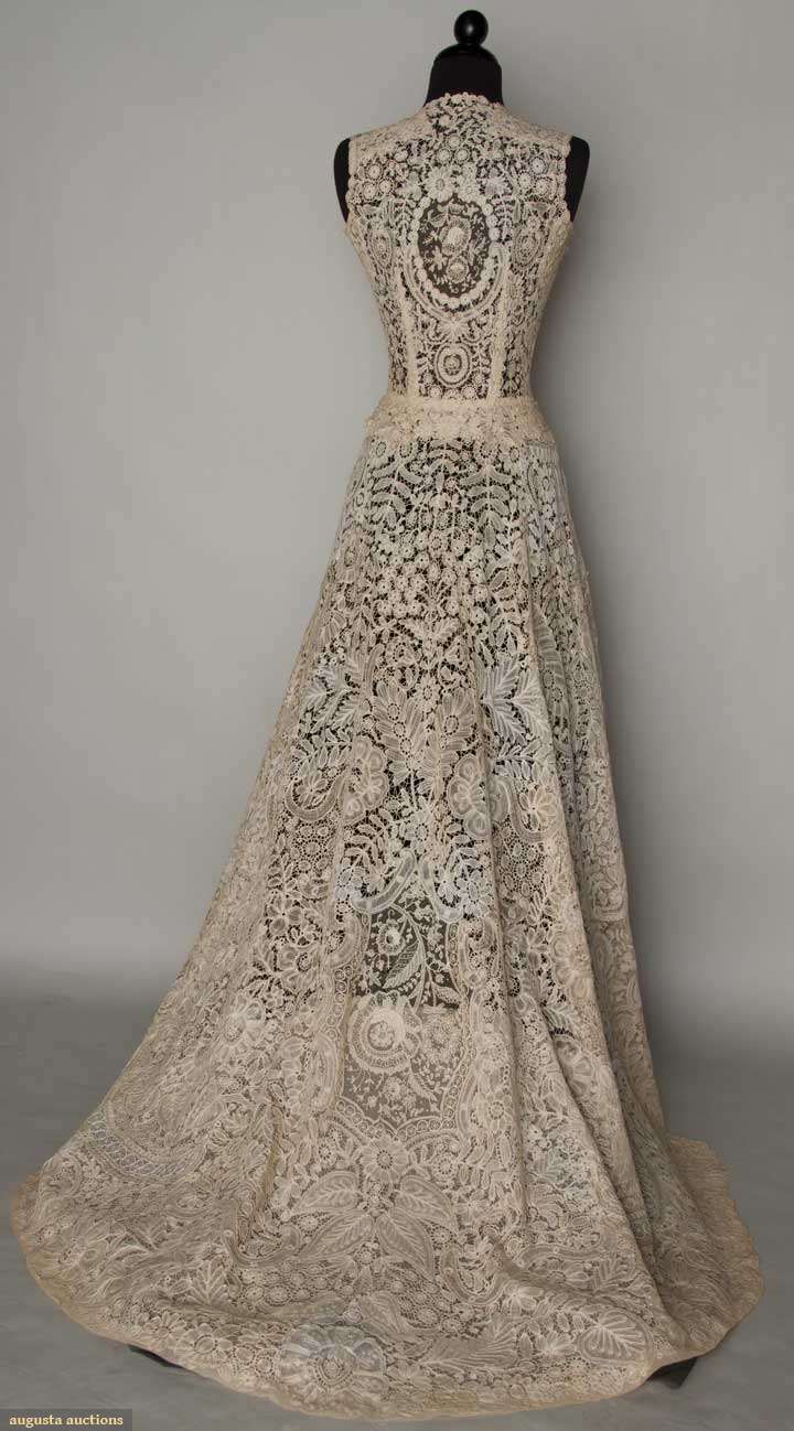 Lace Wedding Gown c. 1940.  Love.