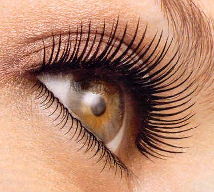 Make REAL LASHES look JUST LIKE FAKE LASHES! Step 1. Line the root of your eyela