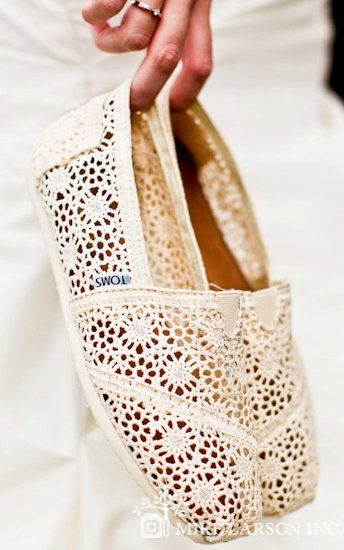 Oh my!!!!!! lace tom's… I need a pair!