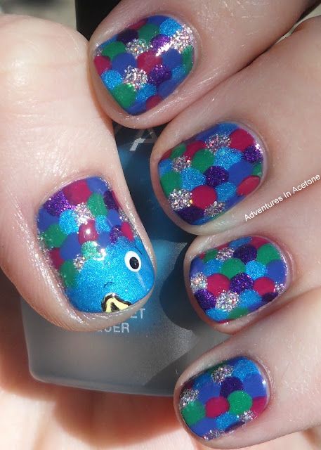 Omg rainbow fish nails!!!! Ahhhhhh someone paint my nails like this! :) ppppplll