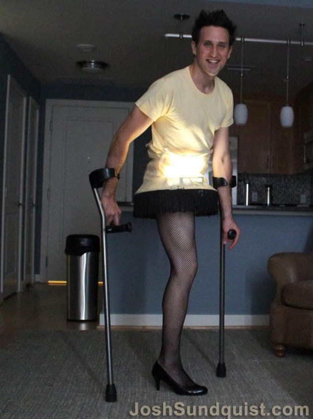 Paraolymipan Josh Sundquist, goes as "The Leg Lamp" from The Christmas