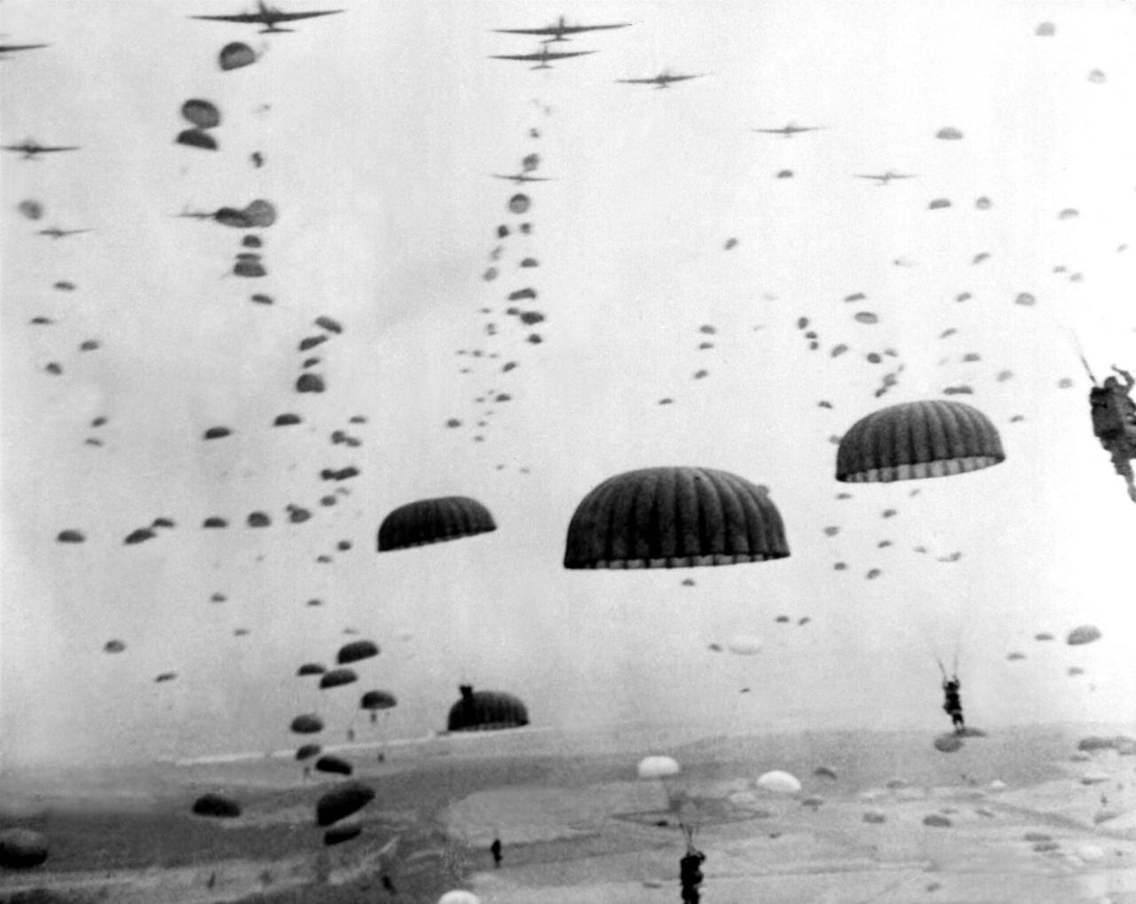 Paratroopers. World War 2.