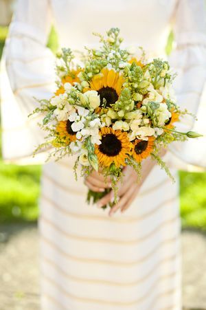 Simply stunning #Sunflower bouquet – my most poular pin yet and no wonder it is