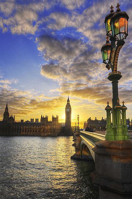 Sunset, Thames River, London, England.