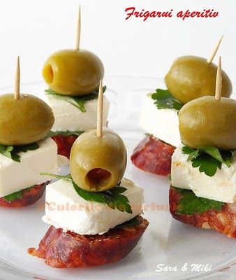Tons of bite-size appetizers for parties!  AWESOME SITE