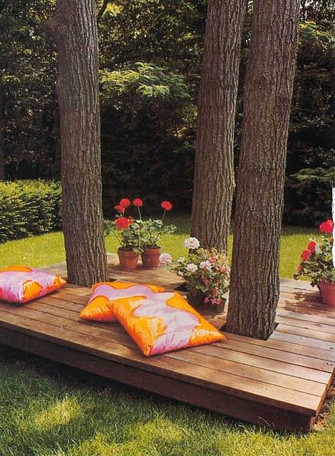 What a great way to cover up exposed roots and dirt patches under trees!