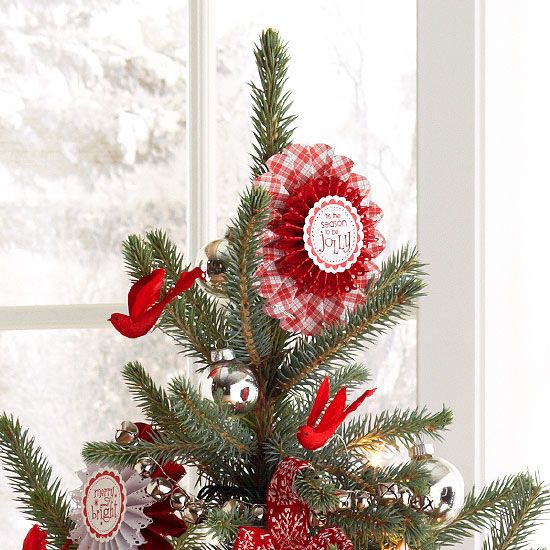 Paper Medallion Tree Topper -   Christmas tree topper ideas