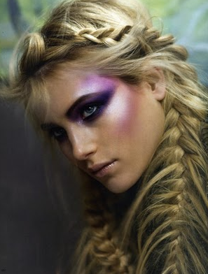 love her fishtail braid and mermaid makeup